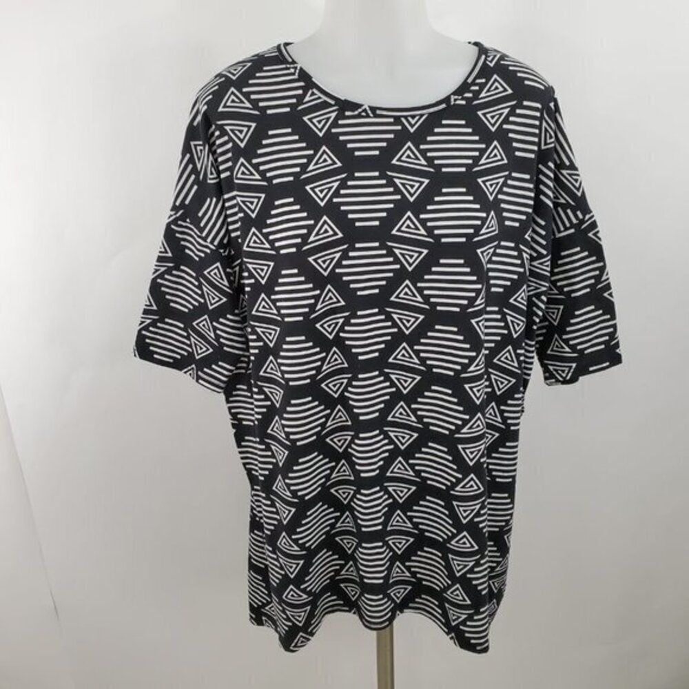 Lularoe Irma M Black White Tribal Geometric Short Sleeve Tee Oversized Stripe